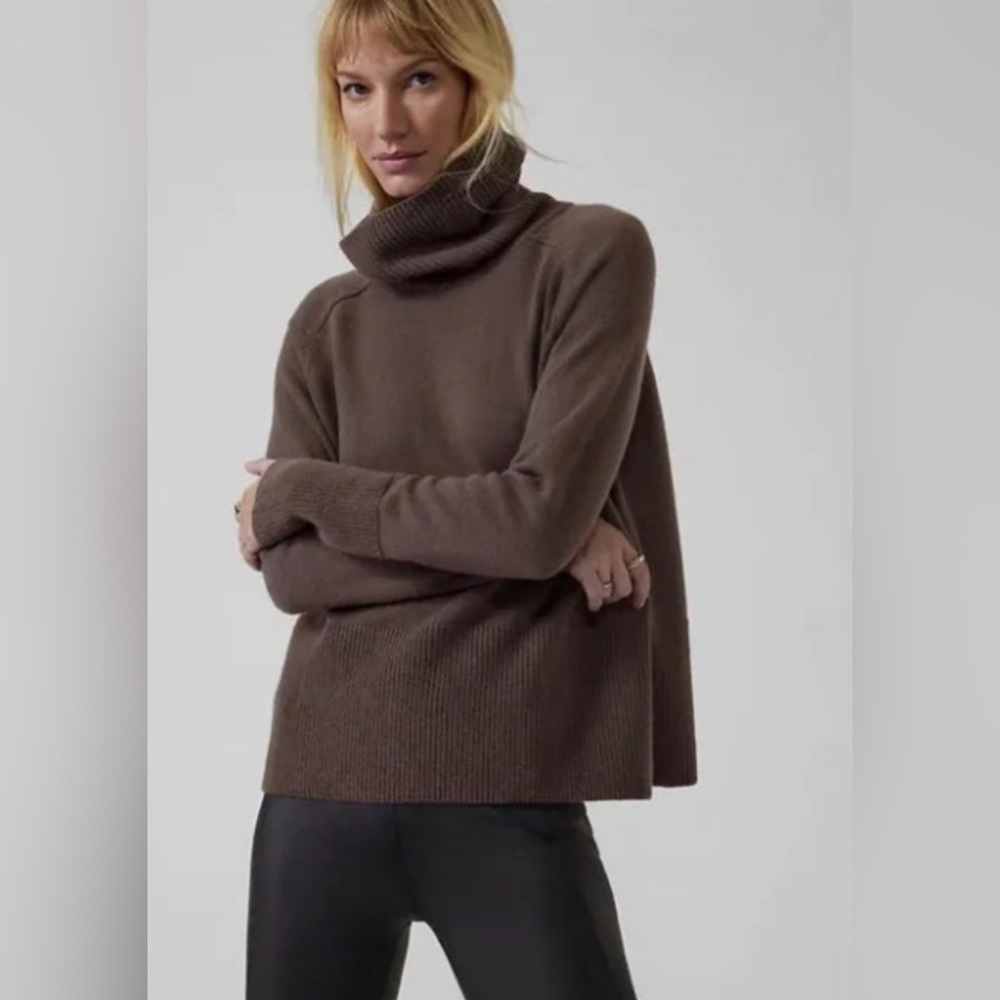 Athleta Aspen Sweater Brown NWOT. Size S